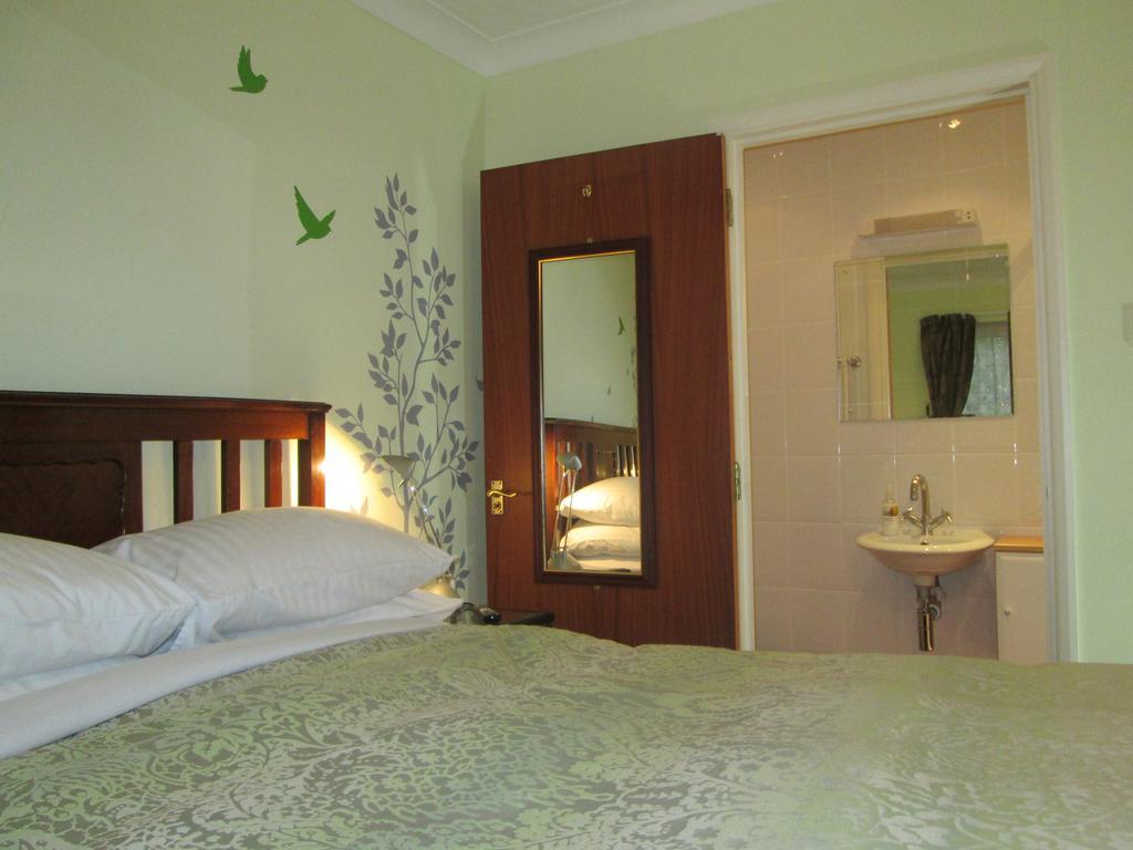 Crossways House Bed And Breakfast 이스트 카우스 객실 사진